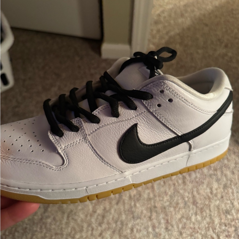 Nike White/ Black SB Sneakers